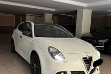 خرید خودرو آلفارومئو جولیتا - 2015